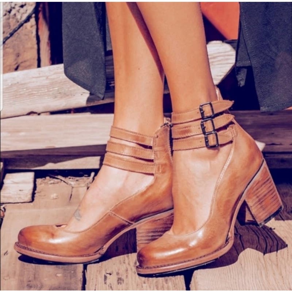 FREEBIRD BY STEVEN Randi Boho Western Buckle Strap Heels Size 9
